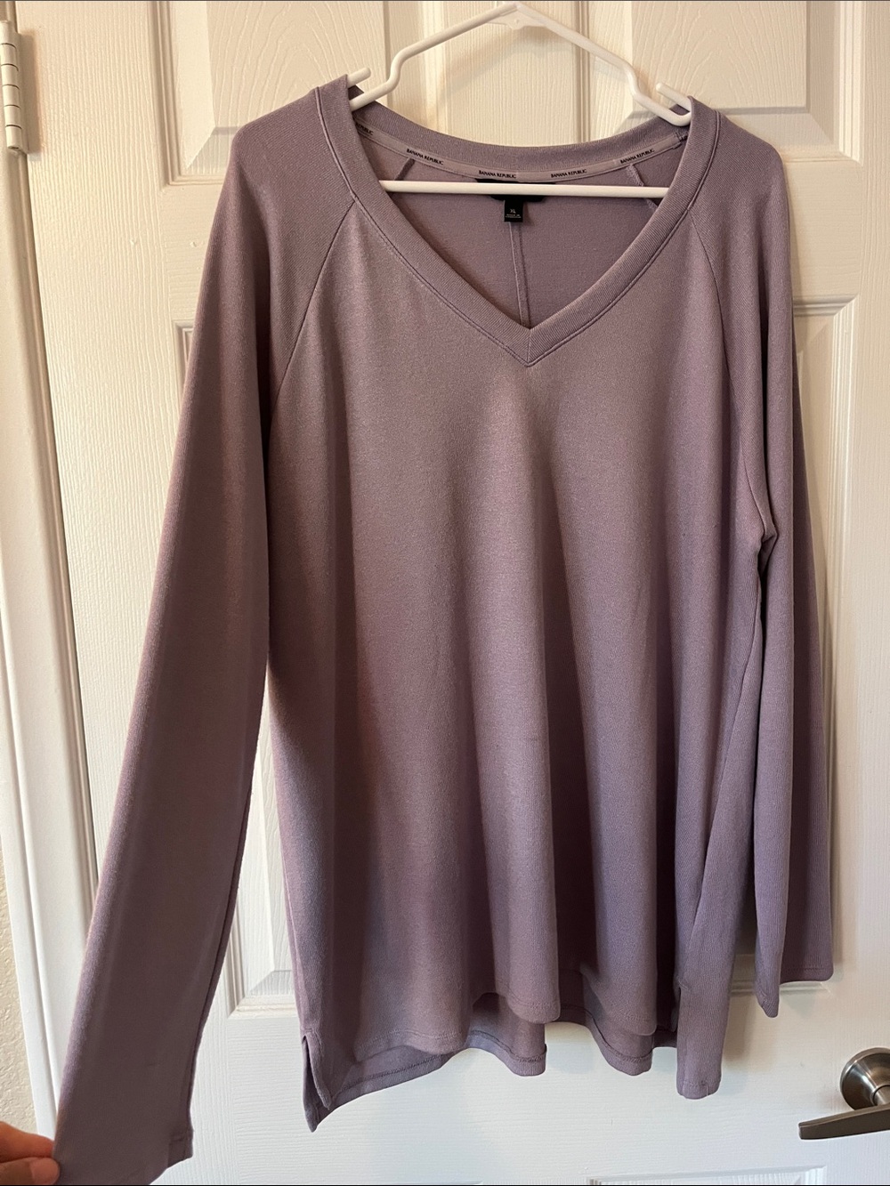 Banana Republic Women's V-Neck Long Sleeve Top - Lavender